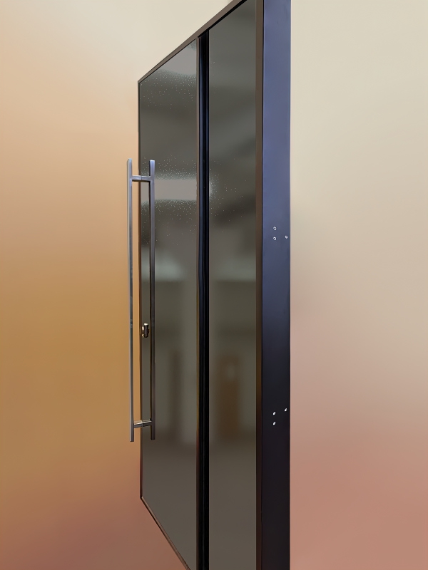 Остекленная дверь, внутренняя сторона